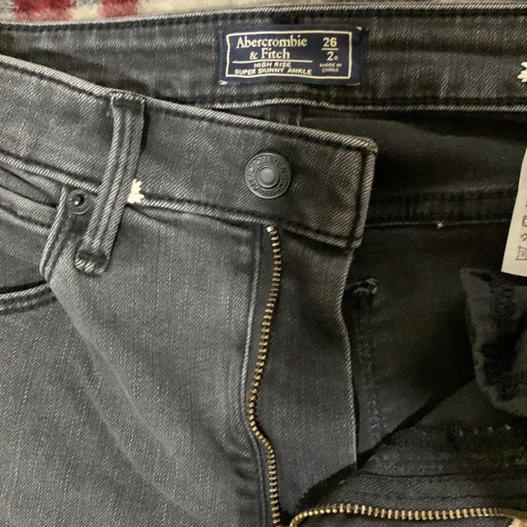 Jean’s - Picture 2 of 4